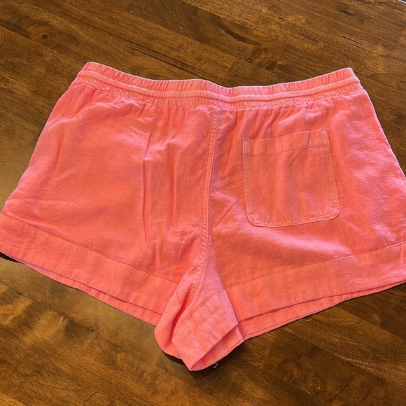NWOT Universal Thread Shorts - Picture 3 of 3